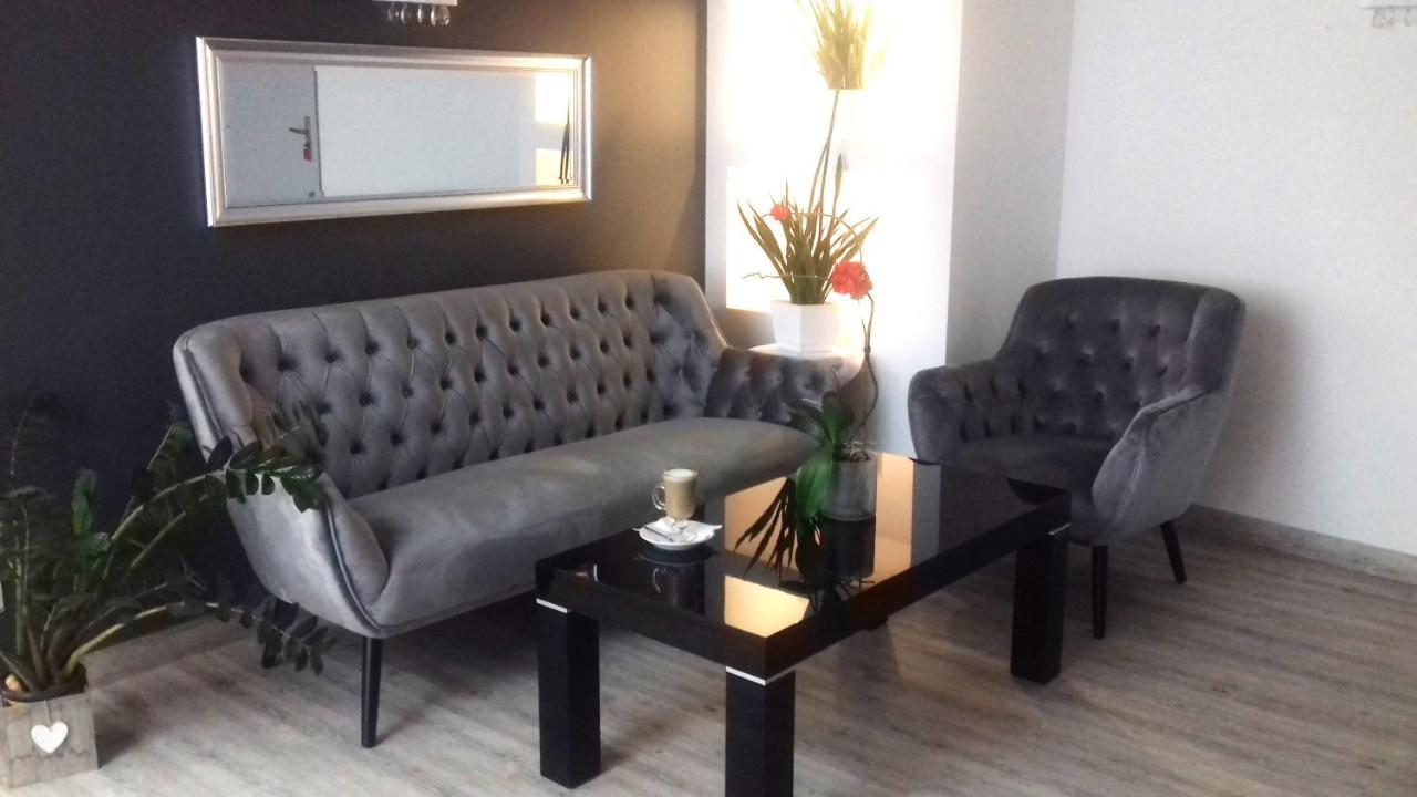 Karat Varsóvia Exterior foto